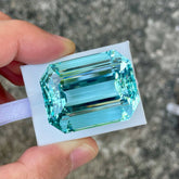 122.65 Carat Blue Aquamarine Stone